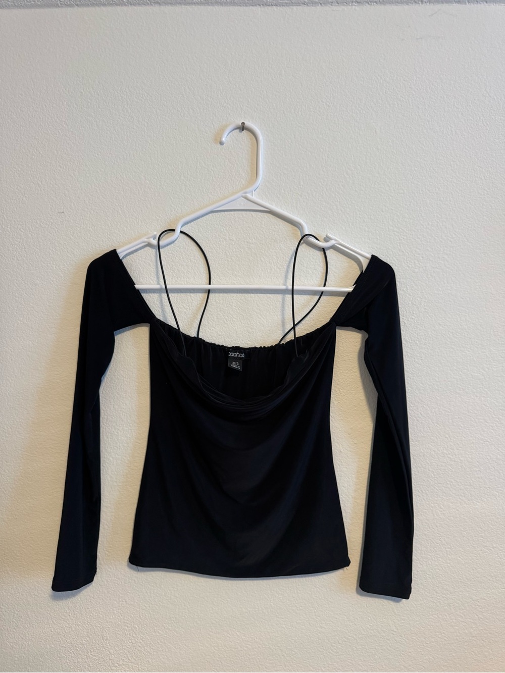Black Off-Shoulder Long Sleeve Top by boohoo
